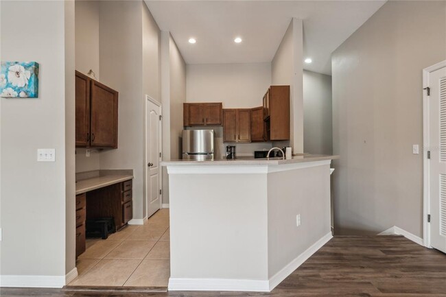 Building Photo - 5534 Kinglethill Dr