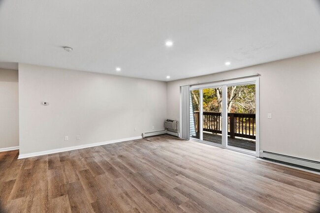 Building Photo - Super Spacious Newly Renovated 1-Bed 1-Bath Cranston!