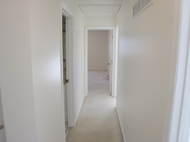 Hallway - 320 Holloway Road