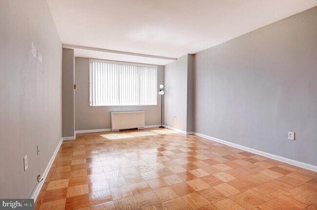 Building Photo - 10500 Rockville Pike