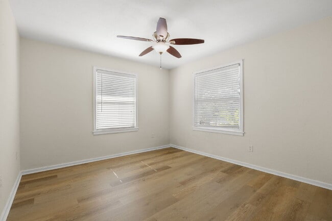 Building Photo - 3505 Prescott St N