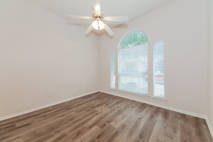 Building Photo - 1811 Caddo Lake Dr