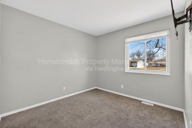 Building Photo - 2515 Valley Brook Dr