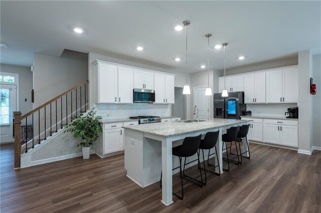 Building Photo - 3363 Park Pointe Cir