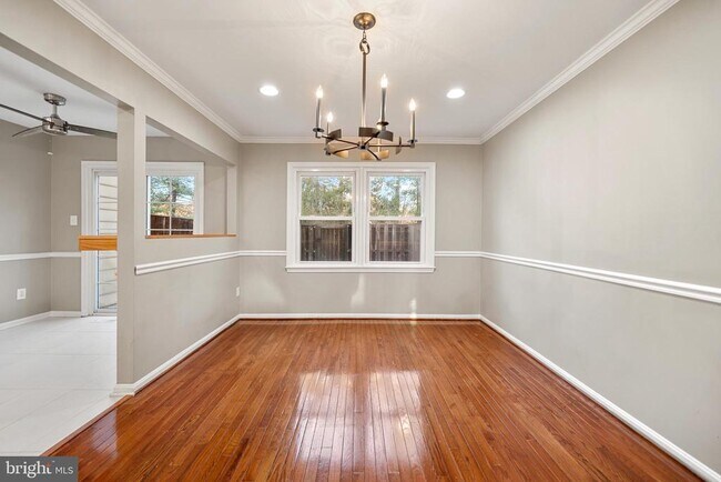 Building Photo - 6104 Old Brentford Ct