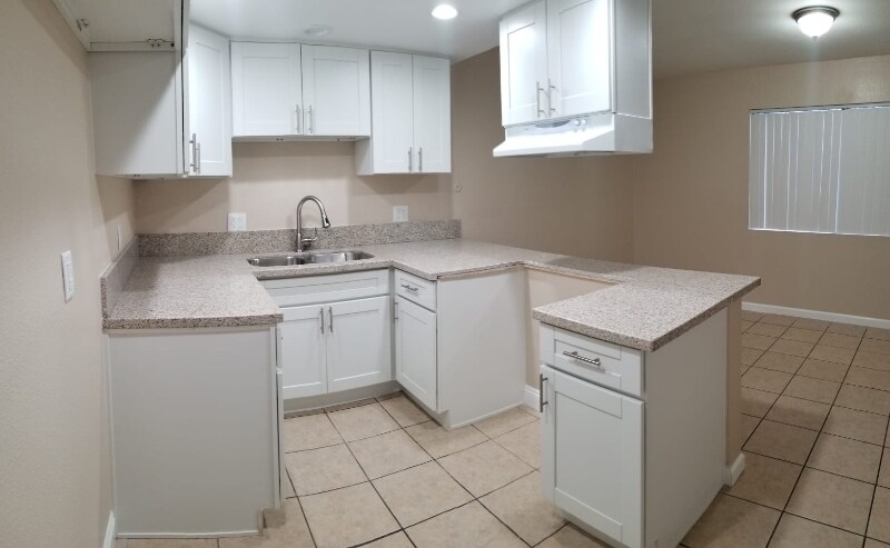 Building Photo - 8541 1/2 Rose St