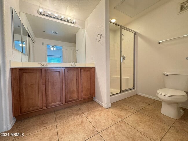 Building Photo - 2150 W Alameda Rd