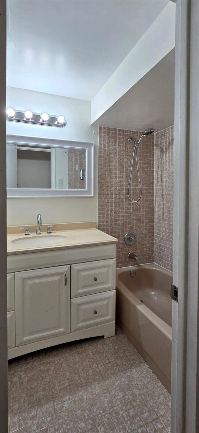 Building Photo - 10188 SW 53rd Ct