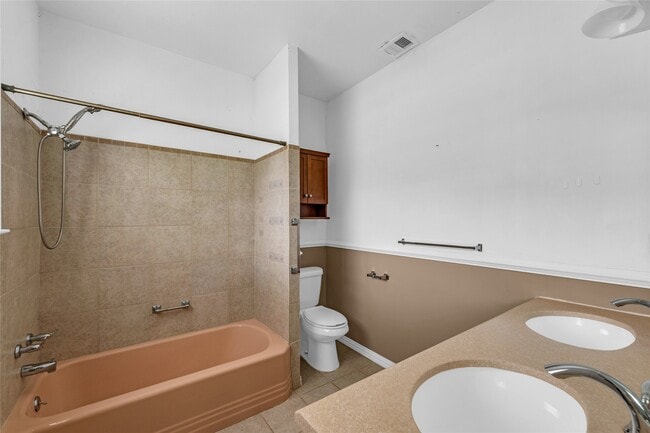 Building Photo - 2527 Avenue G