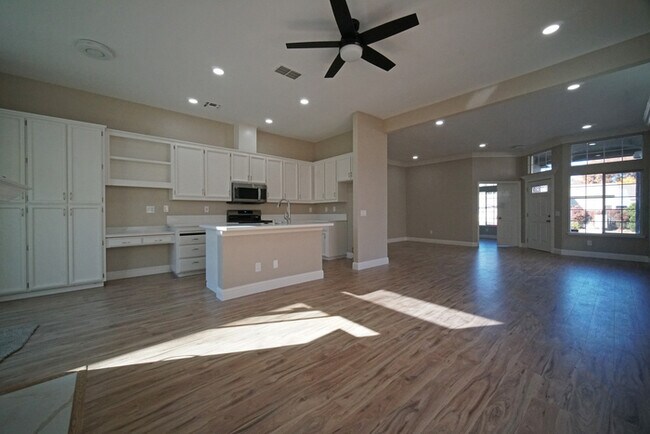 Building Photo - 6624 Di Lusso Dr