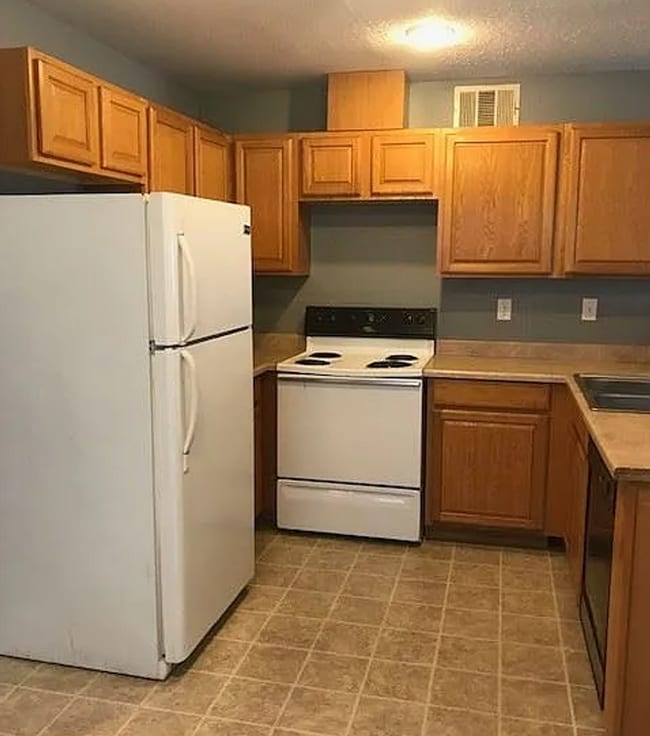 Building Photo - 2 Bed and 1 bath located in 89115!