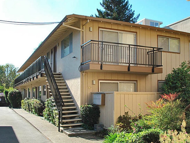 Primary Photo - 532 Forest Ave