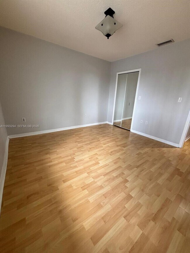 Building Photo - 6272 SW 139th Ave