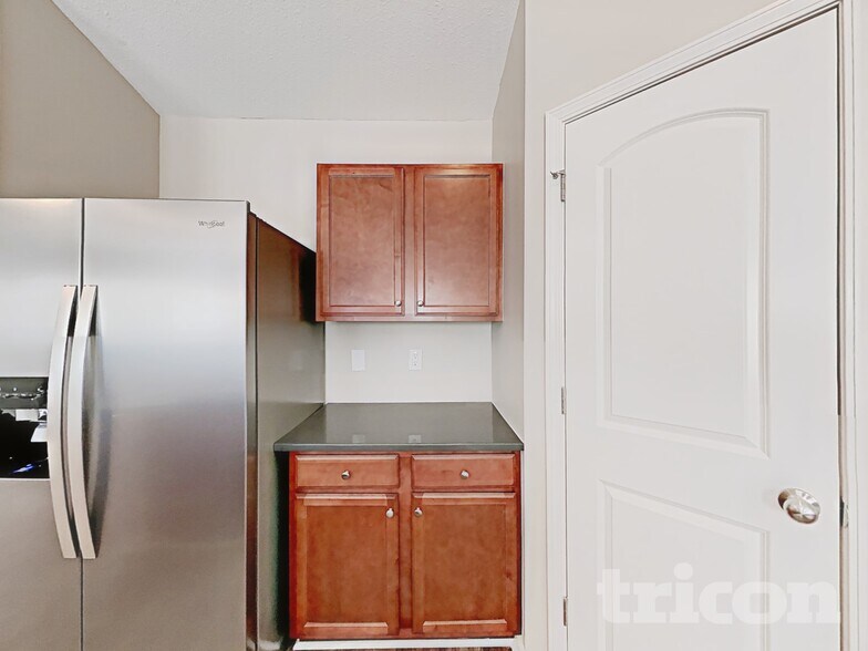 Building Photo - 39 Reno Ct