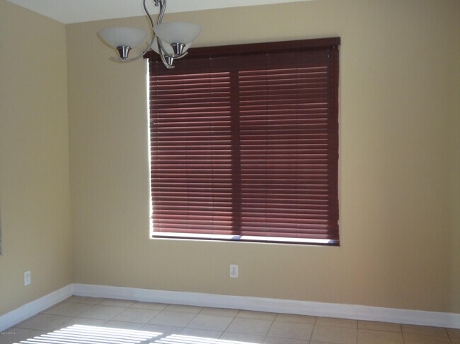 Building Photo - 1575 W Pelican Ct