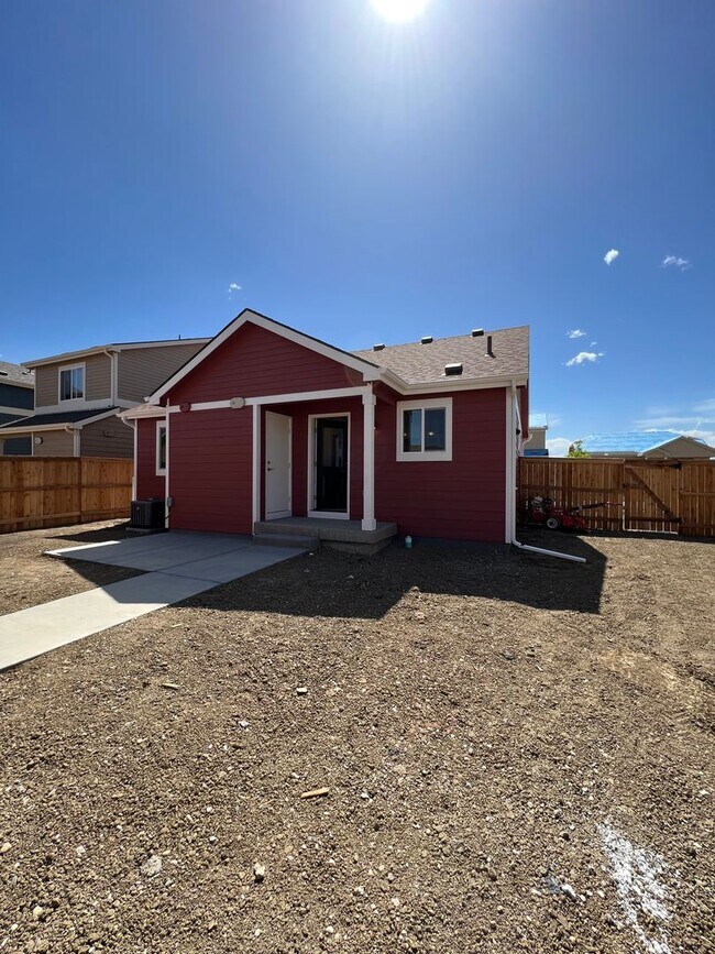 Building Photo - 2B/2B Berthoud Ranch Style Home Built with...