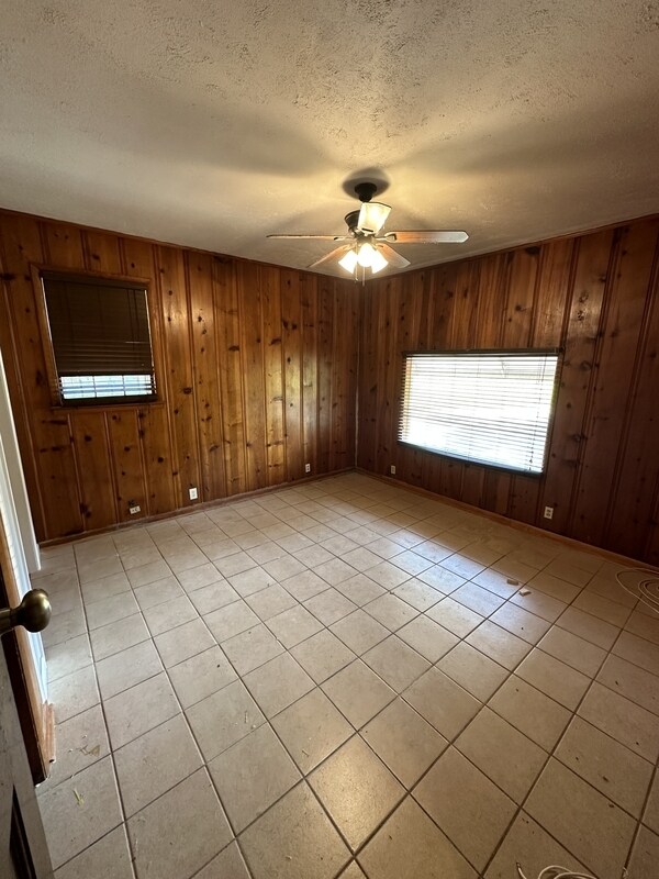 Building Photo - 3309 Kavanaugh Cir NW