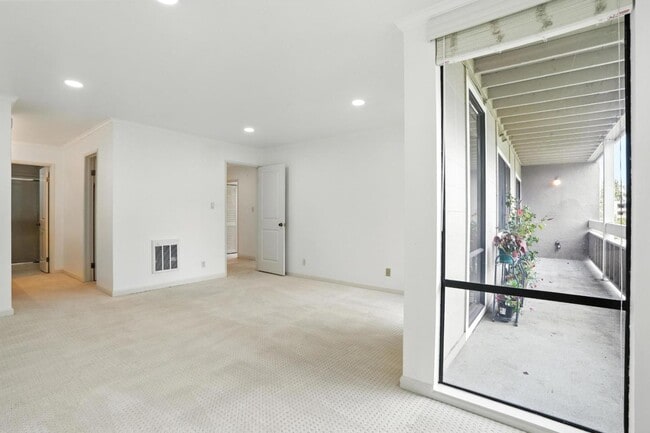 Building Photo - 1171 Compass Ln