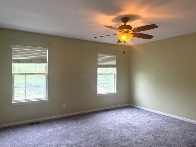 Building Photo - 21529 Franklin Cir