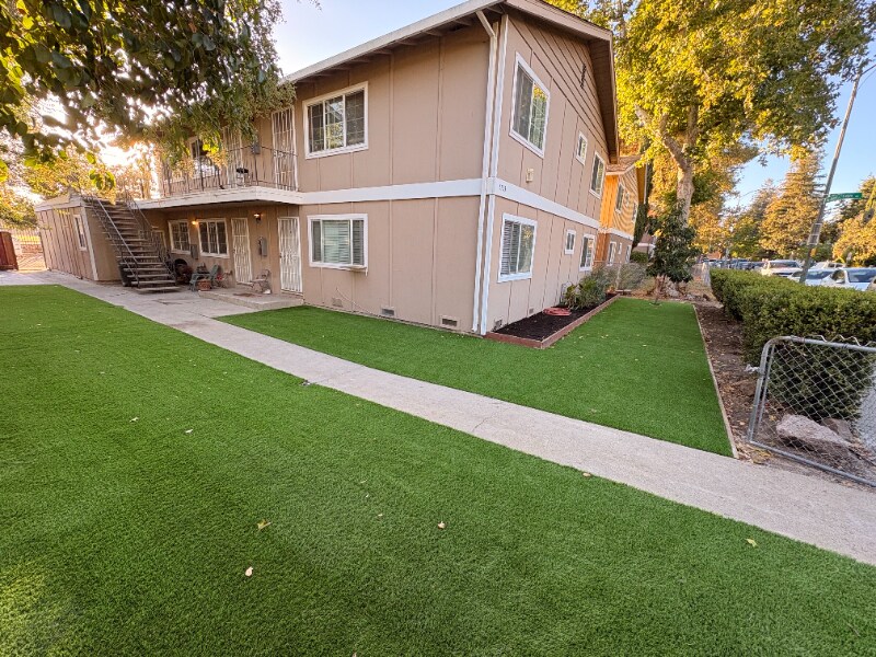 Building Photo - 5723 Via Monte Dr