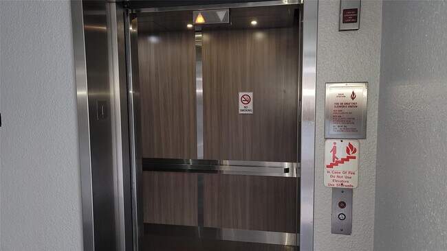 Building Photo - 300 SW 134th Way