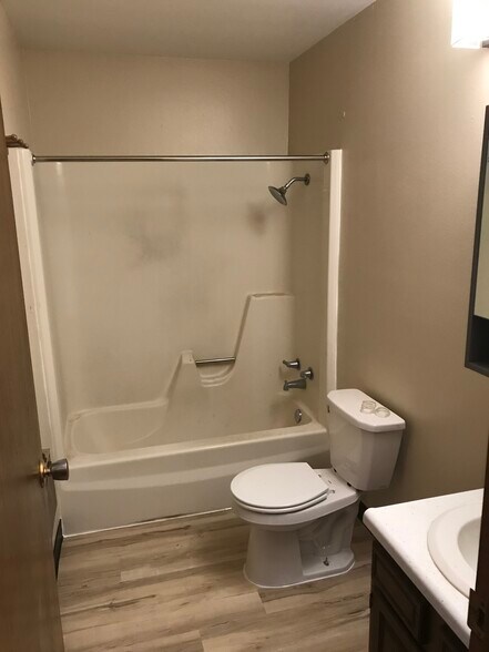 Building Photo - 909 12th Ave