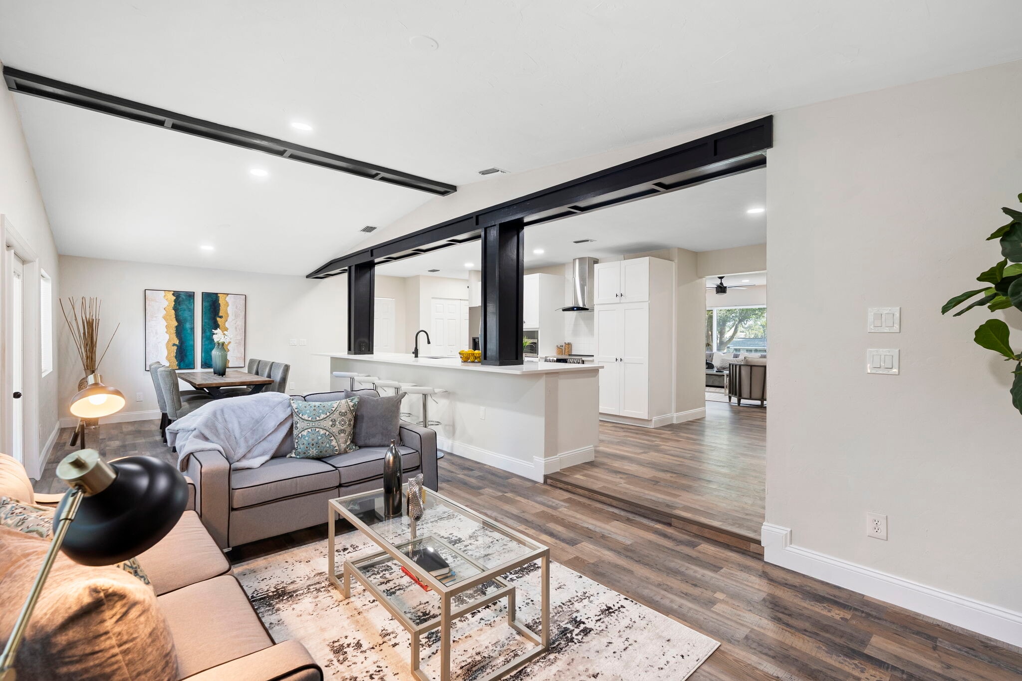 Building Photo - 505 Lake Shore Dr