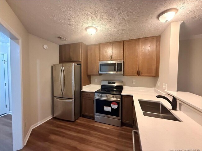 Building Photo - 412 Bubble Creek Ct