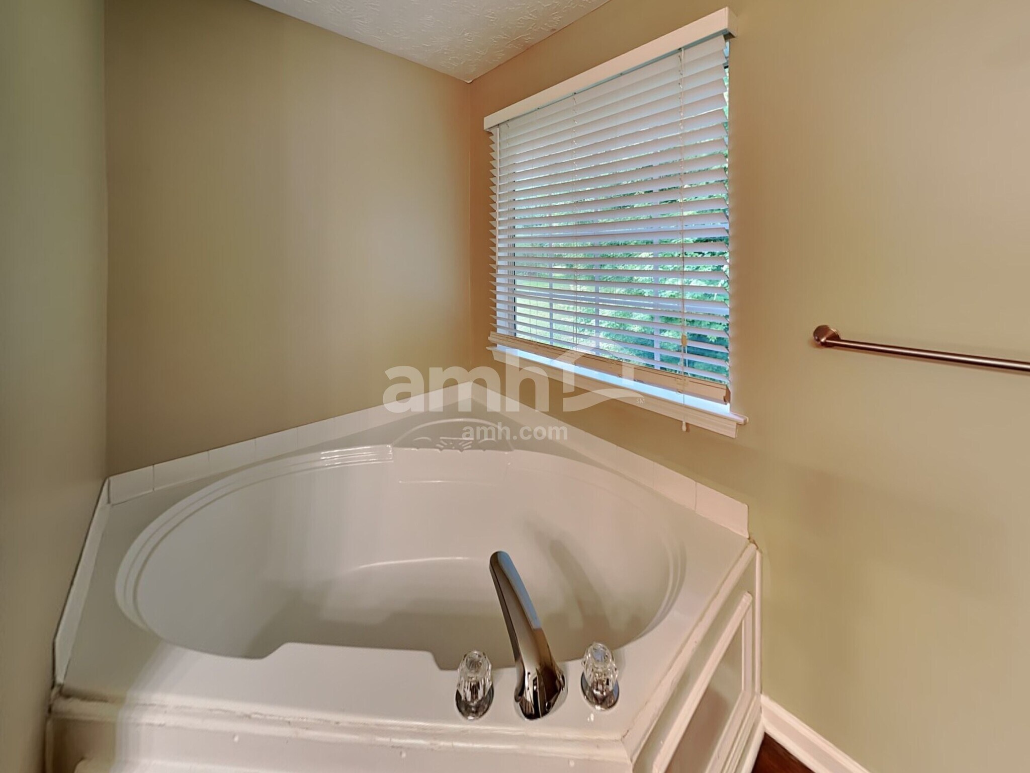 Building Photo - 3626 Clubside Walk NW