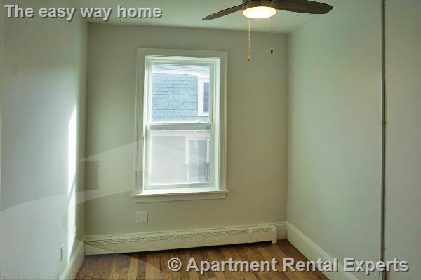 Building Photo - 27-29 Lambert St Unit #3R