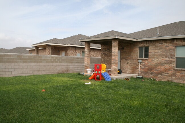 Building Photo - IMPRESSIVE HOME IN NEW SUBDIVISION NEAR HO...