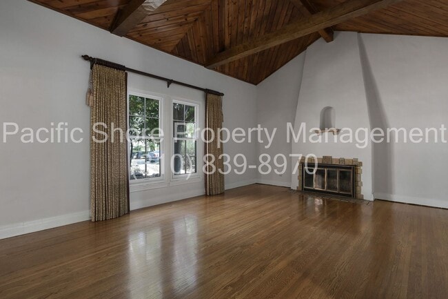 Building Photo - 1229 N Geneva St