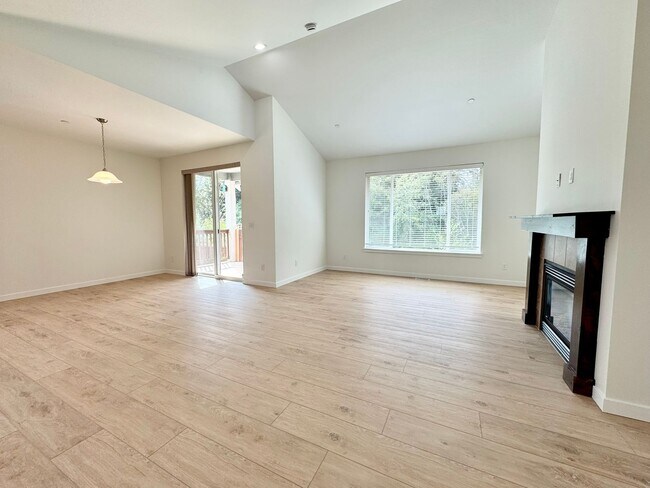 Building Photo - 1729 Cyrene Dr NW