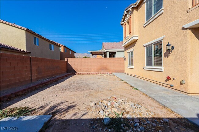 Building Photo - 10733 Mentesana Ave