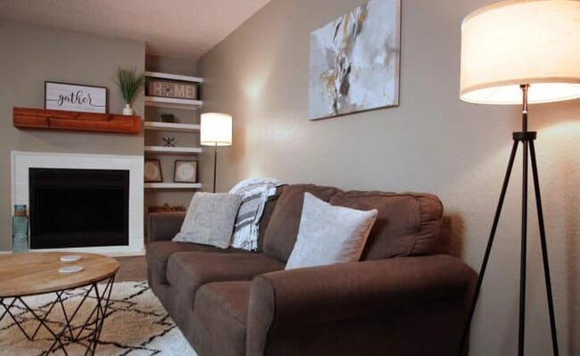 Building Photo - 2 bedroom in Bedford TX 76021