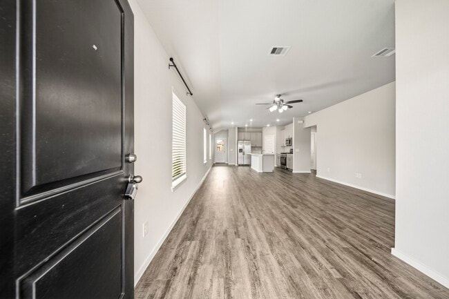 Building Photo - 21707 Cottonwood Mdws Trl