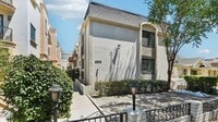 Building Photo - 402 S Oakland Ave