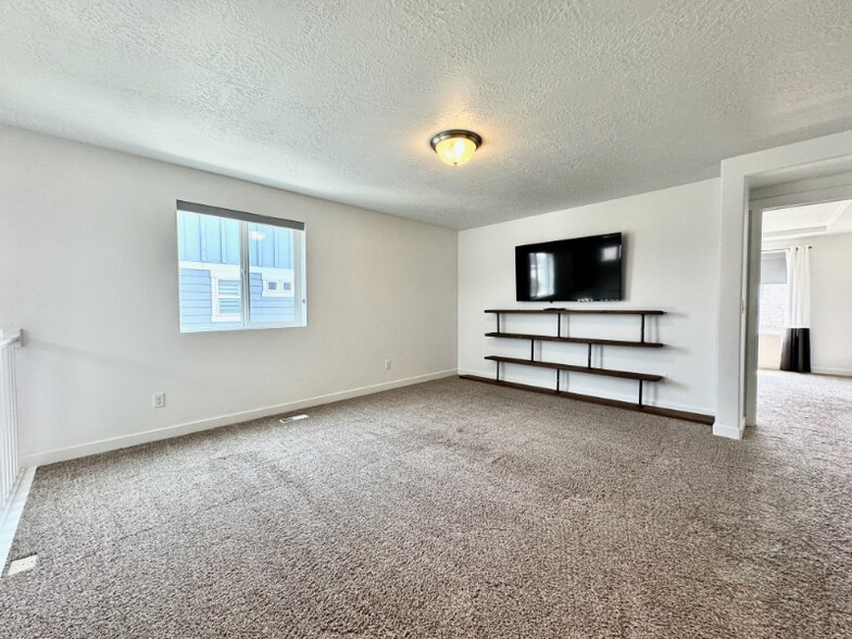 Building Photo - 3695 Desert Meadow Way
