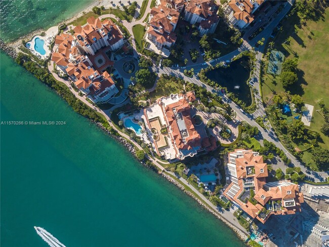 Building Photo - 7141 Fisher Island Dr