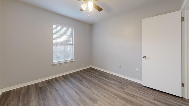 Building Photo - 1922 Heartland Dr