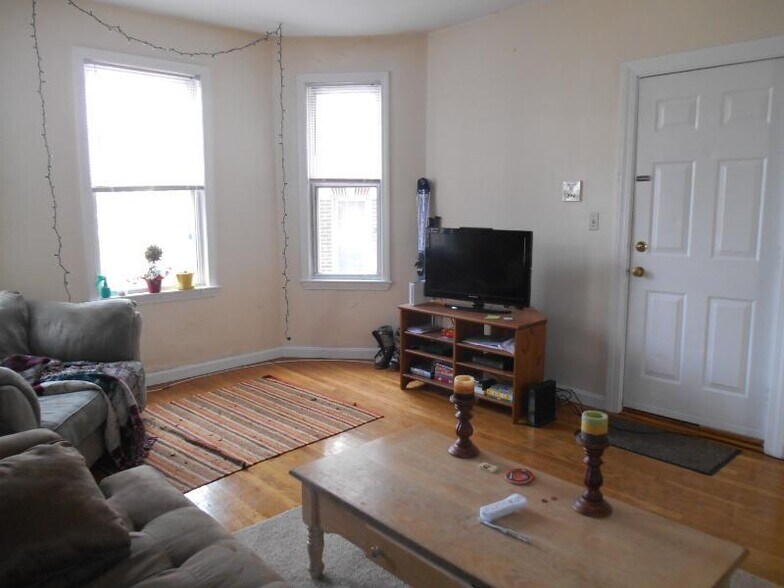 Building Photo - 14 Lorraine Ter