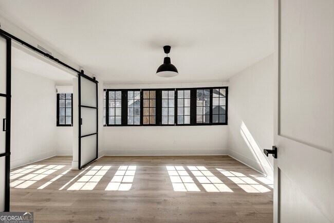 Building Photo - 901 Argonne Ave NE