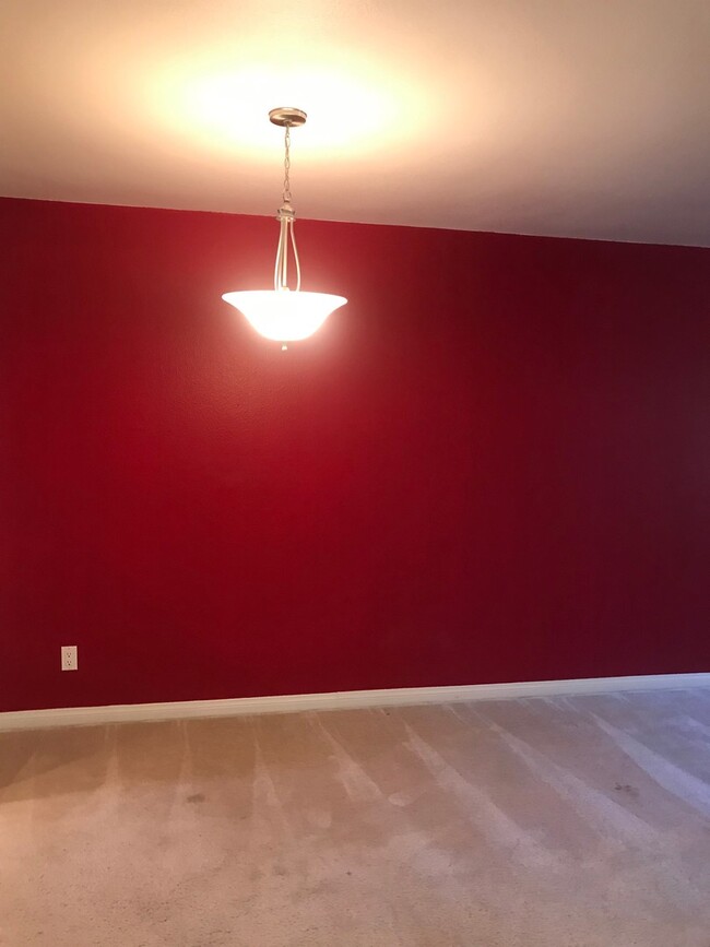 Building Photo - 1/2 Mile to Good Schools, Pool/Spa/Sauna, ...