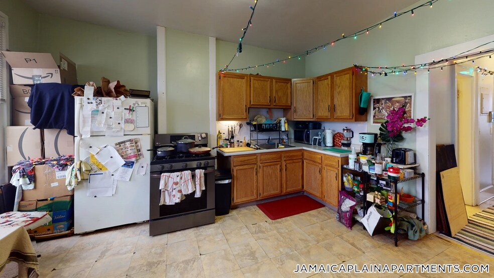 Building Photo - 36 Mozart St