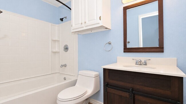 Building Photo - 10011 Berrybriar Ln