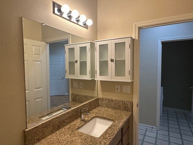 Building Photo - Beautiful 3 Bed + Bonus Room, 2.5 Bath Home!