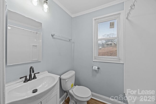 Building Photo - 713 2nd St Pl SW