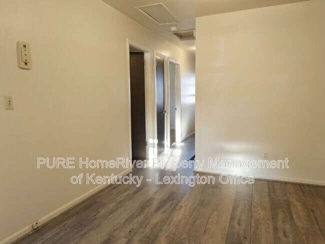 Building Photo - 2037 Garden Springs Dr