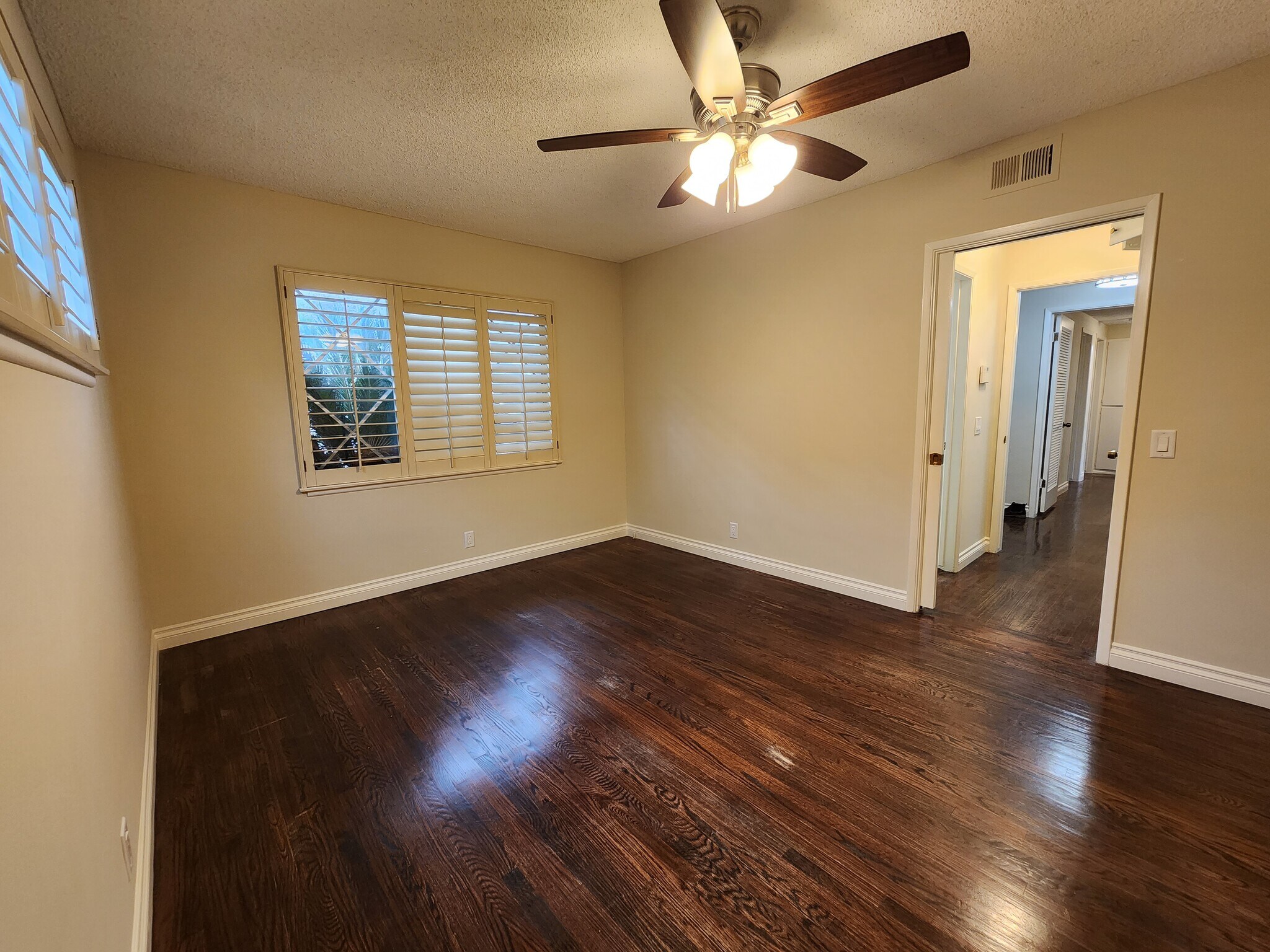 Building Photo - 4131 Aralia Rd