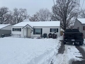 Building Photo - 3 bedroom 1 bath with garage